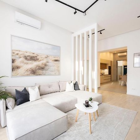 Luxurious & Spacious Central Residence With Balcony Budapest Exteriör bild
