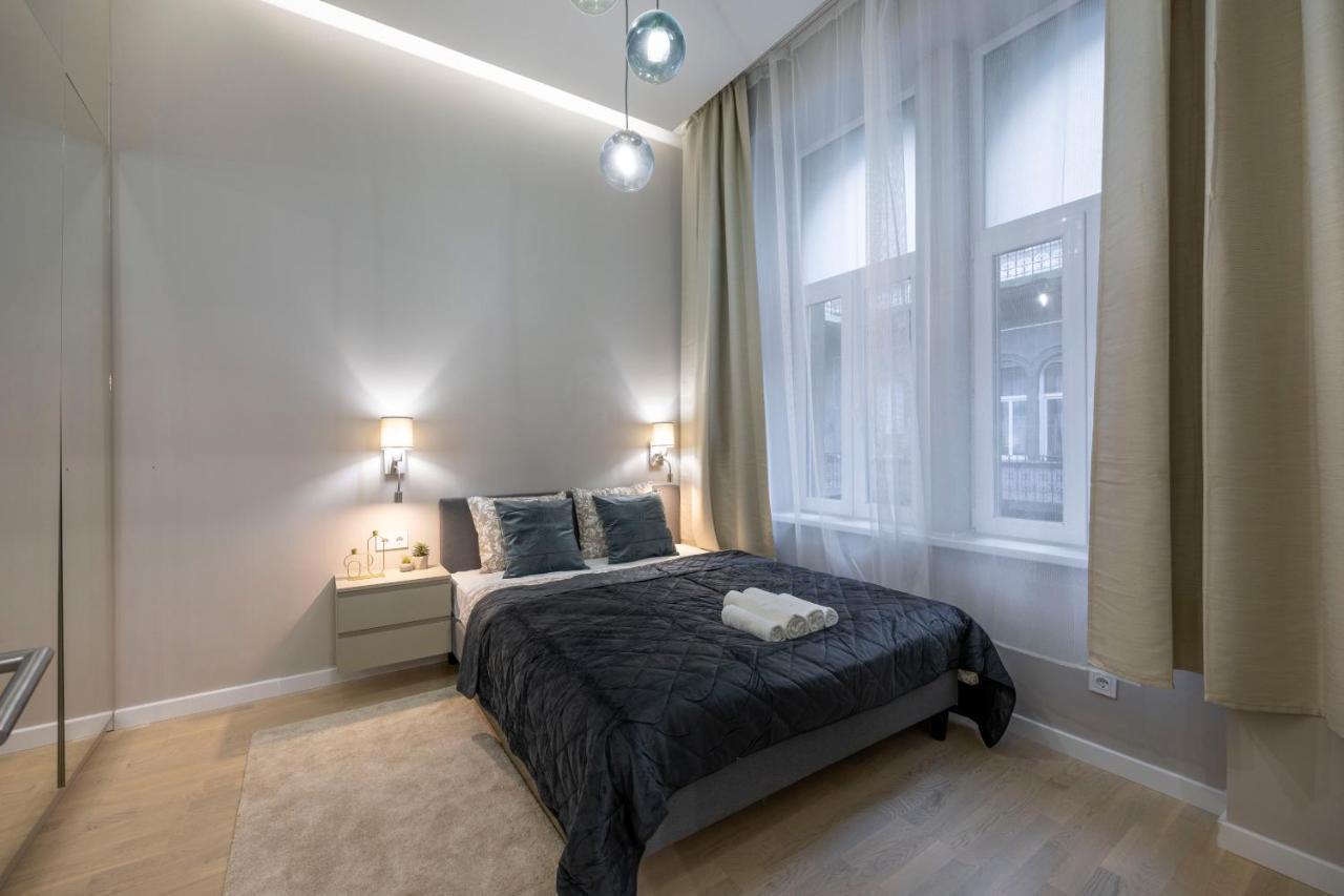 Luxurious & Spacious Central Residence With Balcony Budapest Exteriör bild