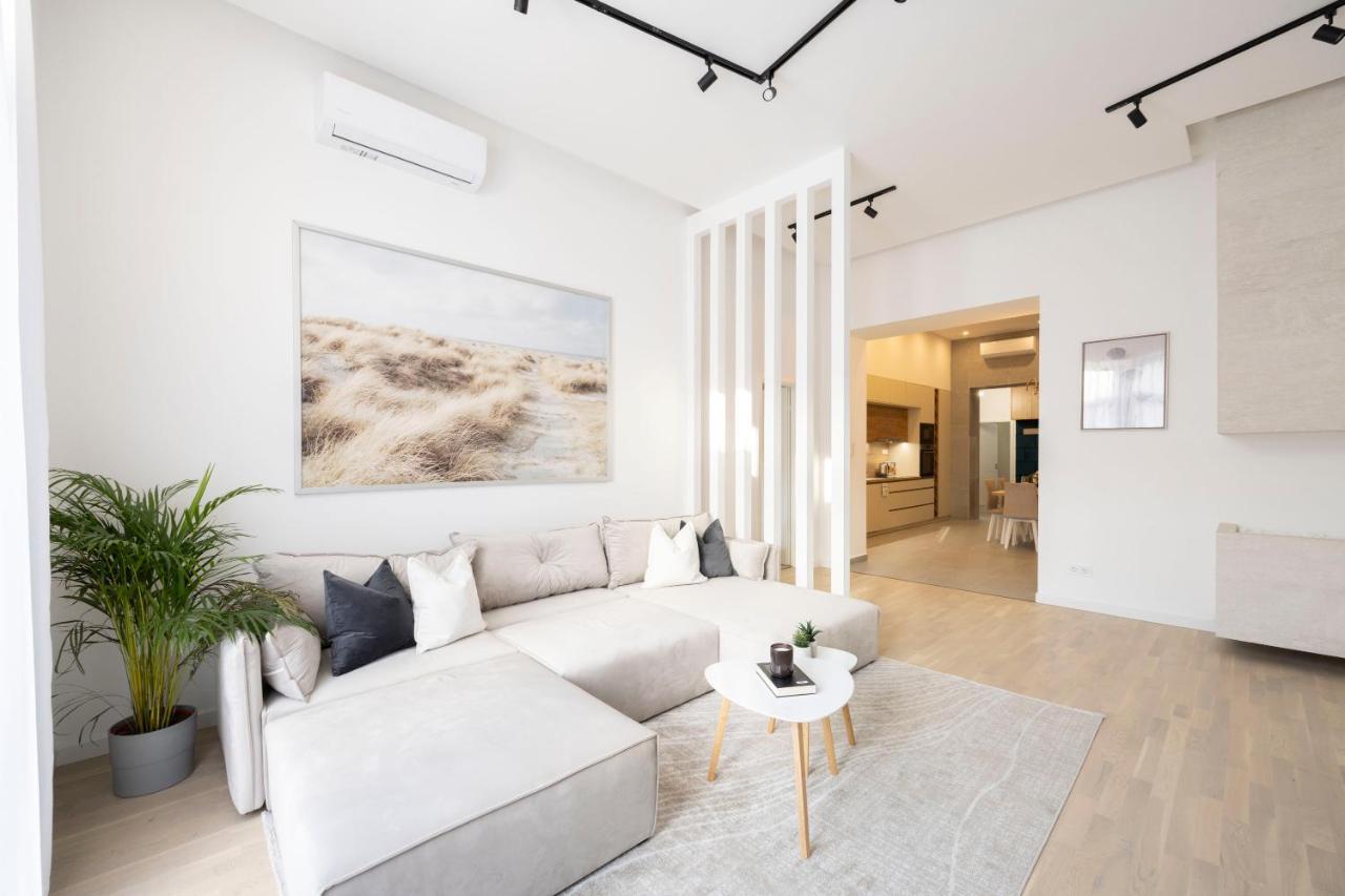 Luxurious & Spacious Central Residence With Balcony Budapest Exteriör bild